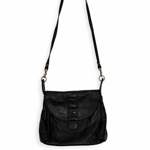 Elegant vintage Black Leather Crossbody Bag